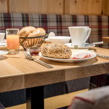 Garni Enzian Apartamento
